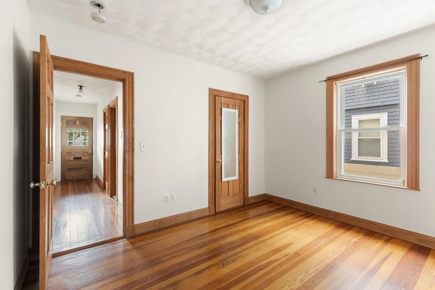 3 bed, 1 bath apartment for rent at 41 Montfern Ave Unit 1, Brighton — photo 8 of 22
