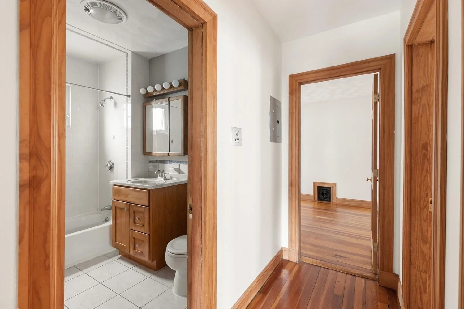 3 bed, 1 bath apartment for rent at 41 Montfern Ave Unit 1, Brighton — photo 6 of 22
