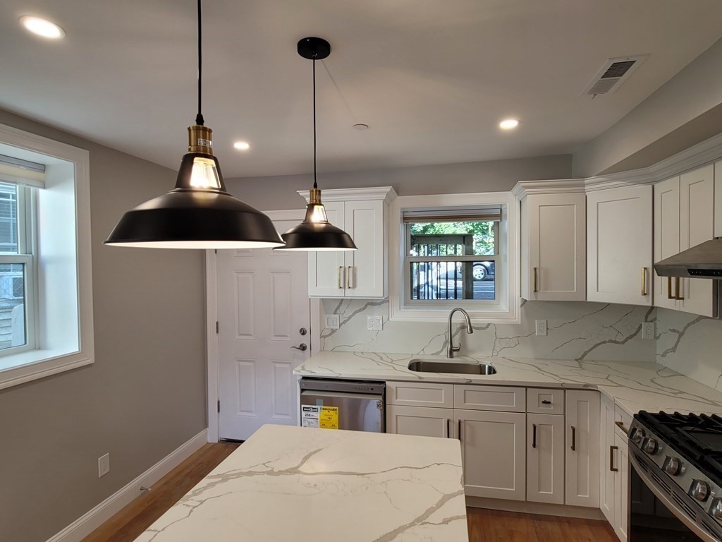 2 bed, 1 bath apartment for rent at 41 Moseley Unit 1, Dorchester — photo 2 of 17