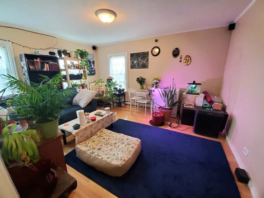 1.5 bed, 1 bath apartment for rent at 41 Mount Pleasant St Unit 3, East Somerville — photo 5 of 21