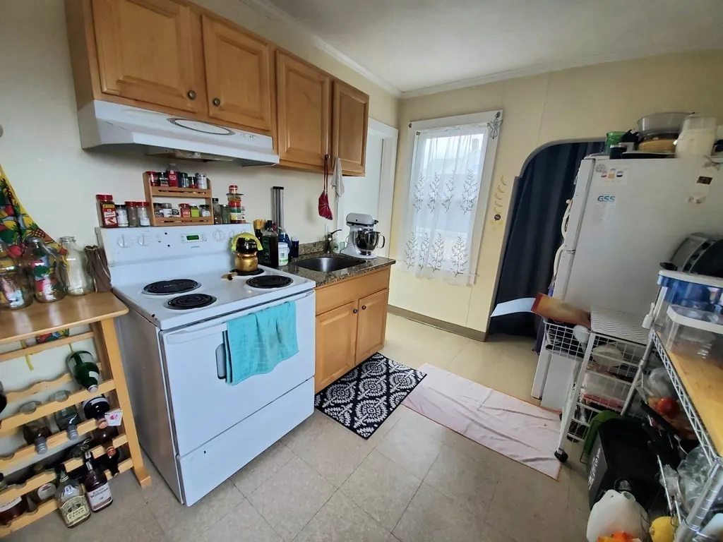 1.5 bed, 1 bath apartment for rent at 41 Mount Pleasant St Unit 3, East Somerville — photo 12 of 21