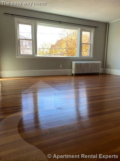 3 bed, 1 bath apartment for rent at 41 Mt Vernon St Unit 2, Sullivan Square — photo 3 of 9
