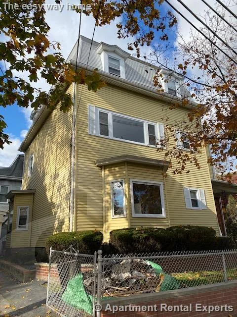 3 bed, 1 bath apartment for rent at 41 Mt Vernon St Unit 2, Sullivan Square — photo 9 of 9
