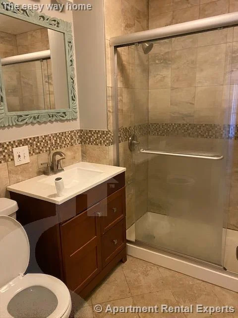 3 bed, 1 bath apartment for rent at 41 Mt Vernon St Unit 2, Sullivan Square — photo 6 of 9