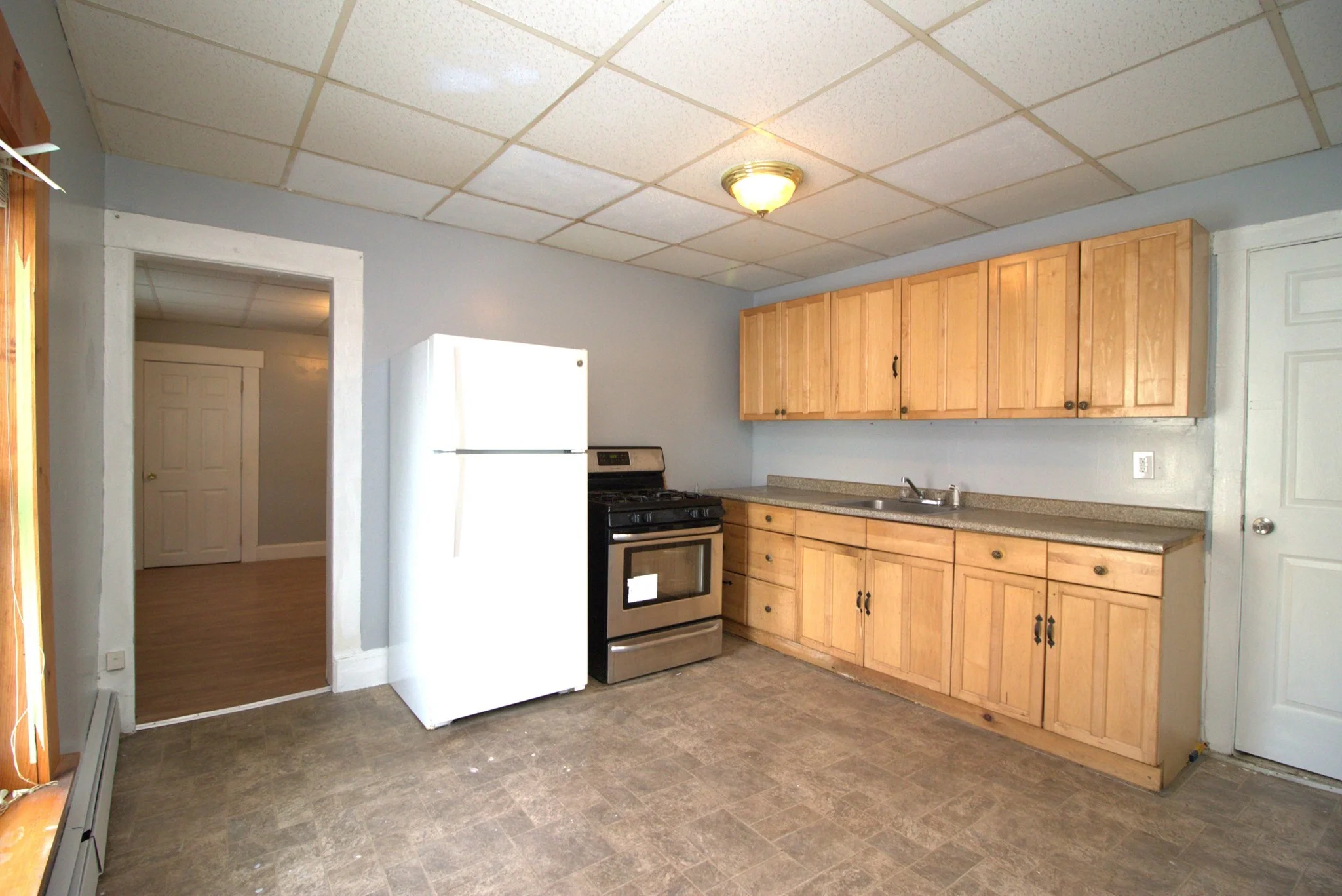 3 bed, 1 bath apartment for rent at 41 Nichols St Unit 2, Highlands