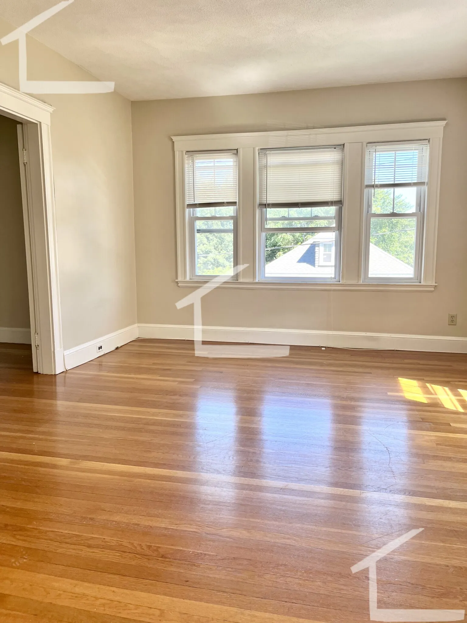 3 bed, 1 bath apartment for rent at 41 North Crescent Circuit Unit 2, Brighton — photo 6 of 29