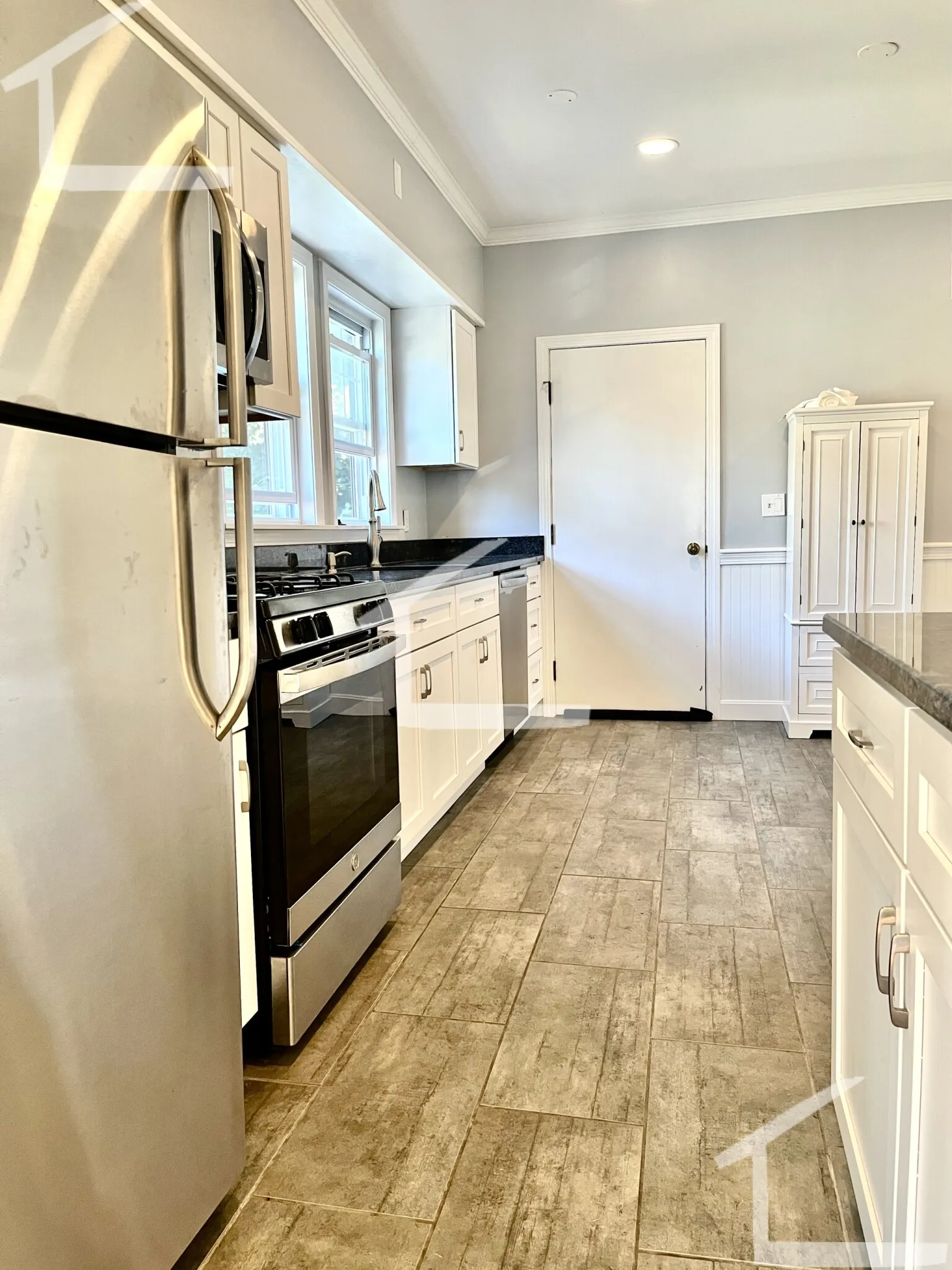 3 bed, 1 bath apartment for rent at 41 North Crescent Circuit Unit 2, Brighton — photo 4 of 29