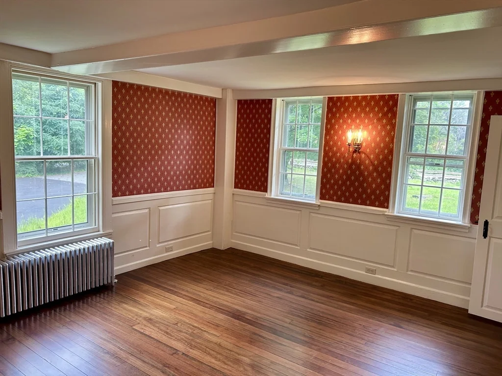 3 bed, 2 bath apartment for rent at 41 North Great Rd Unit 41, Lincoln — photo 4 of 25