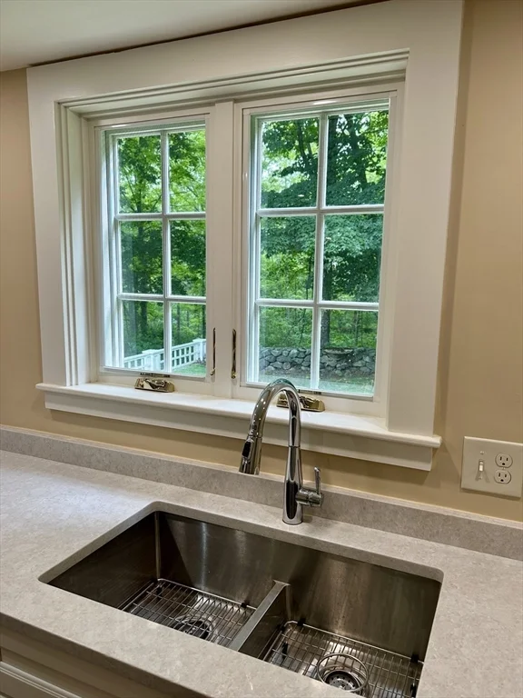 3 bed, 2 bath apartment for rent at 41 North Great Rd Unit 41, Lincoln — photo 13 of 25