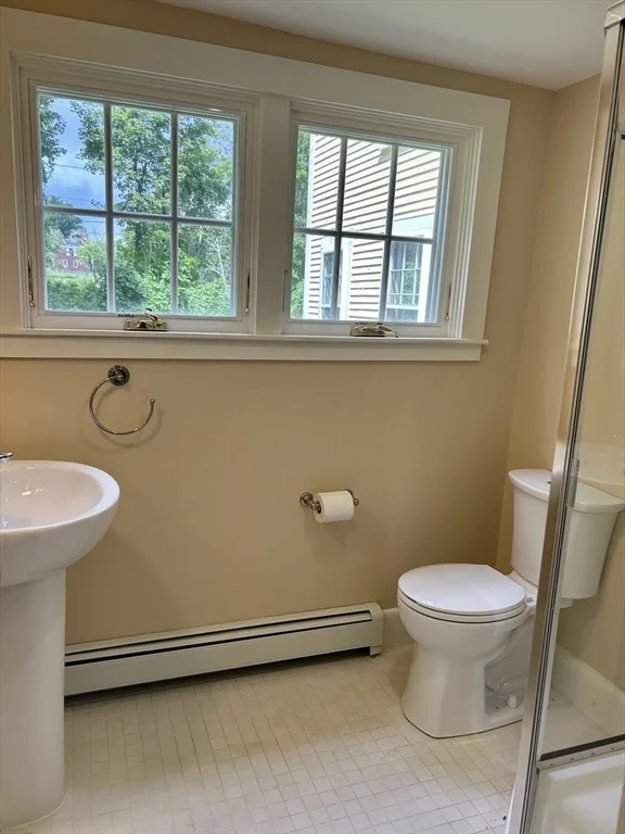 3 bed, 2 bath apartment for rent at 41 North Great Rd Unit 41, Lincoln — photo 15 of 25