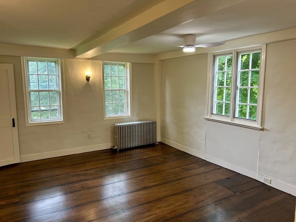 3 bed, 2 bath apartment for rent at 41 North Great Rd Unit 41, Lincoln — photo 18 of 25
