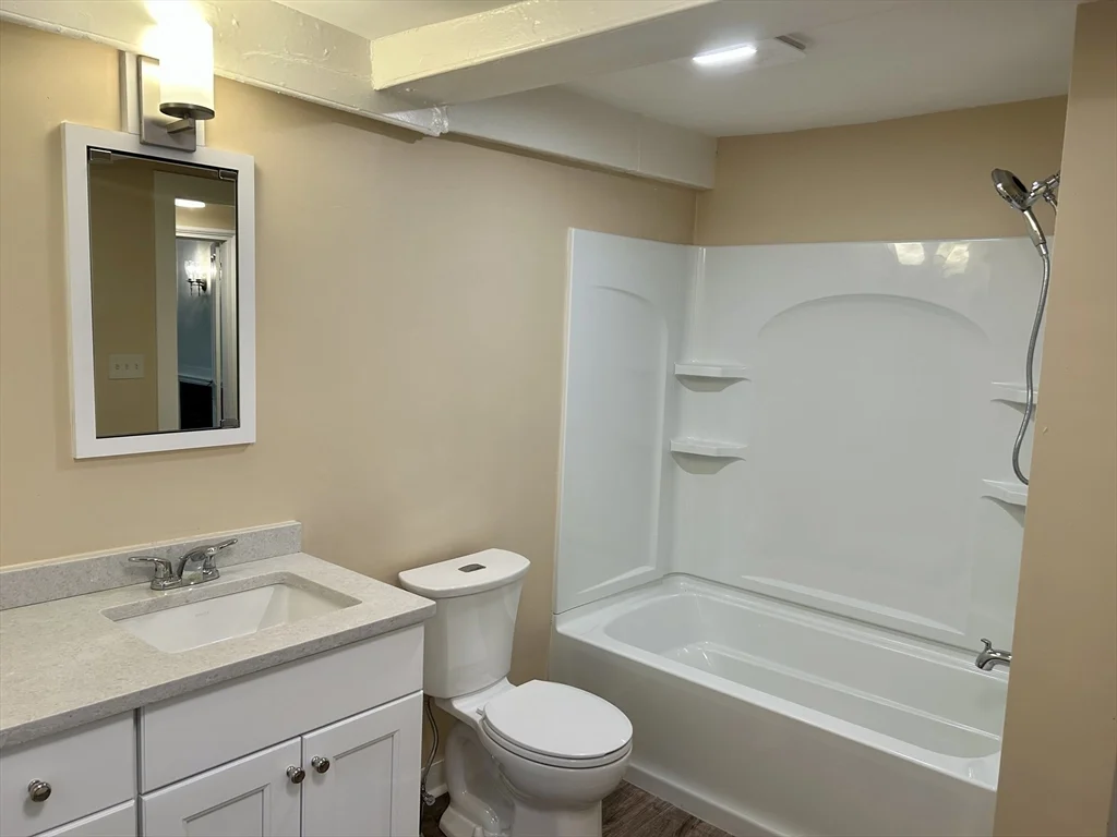 3 bed, 2 bath apartment for rent at 41 North Great Rd Unit 41, Lincoln — photo 23 of 25