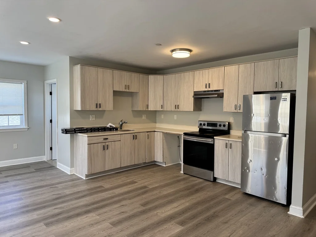 4 bed, 2 bath apartment for rent at 41 Oldfields Rd Unit 6, Dorchester — photo 1 of 19