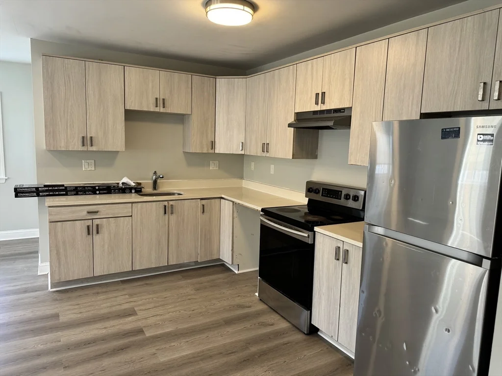 4 bed, 2 bath apartment for rent at 41 Oldfields Rd Unit 6, Dorchester — photo 14 of 19