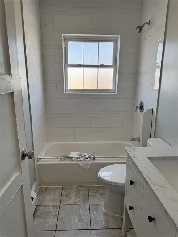 4 bed, 2 bath apartment for rent at 41 Oldfields Rd Unit 6, Dorchester — photo 9 of 19