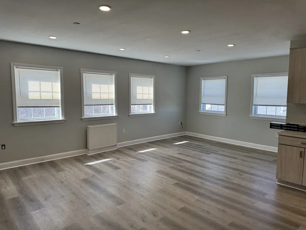 4 bed, 2 bath apartment for rent at 41 Oldfields Rd Unit 6, Dorchester — photo 2 of 19