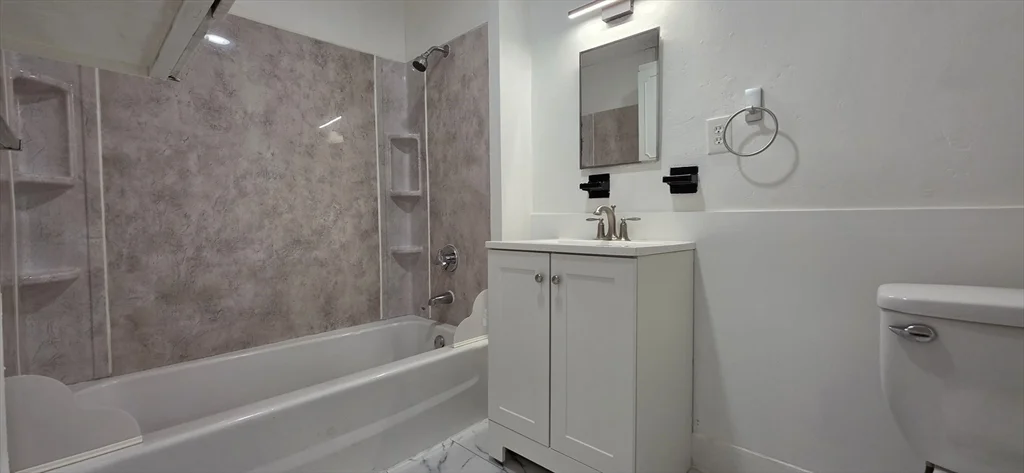 3 bed, 1 bath apartment for rent at 41 Orient St Unit 2, Worcester — photo 18 of 26