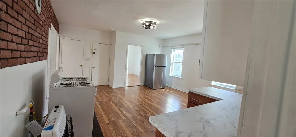 3 bed, 1 bath apartment for rent at 41 Orient St Unit 2, Worcester — photo 2 of 26