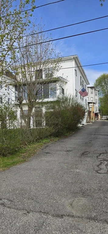 3 bed, 1 bath apartment for rent at 41 Orient St Unit 2, Worcester — photo 20 of 26