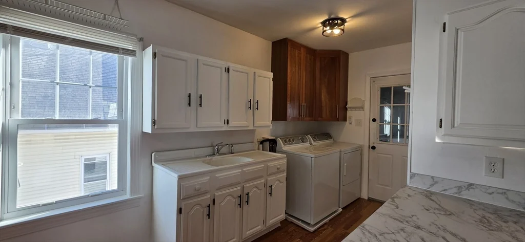3 bed, 1 bath apartment for rent at 41 Orient St Unit 2, Worcester — photo 5 of 26