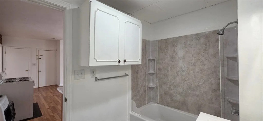 3 bed, 1 bath apartment for rent at 41 Orient St Unit 2, Worcester — photo 17 of 26