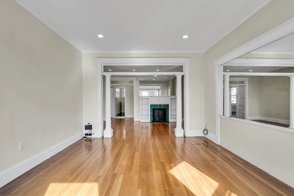 5 bed, 2 bath apartment for rent at 41 Orkney Rd Unit 2, Brighton — photo 11 of 24