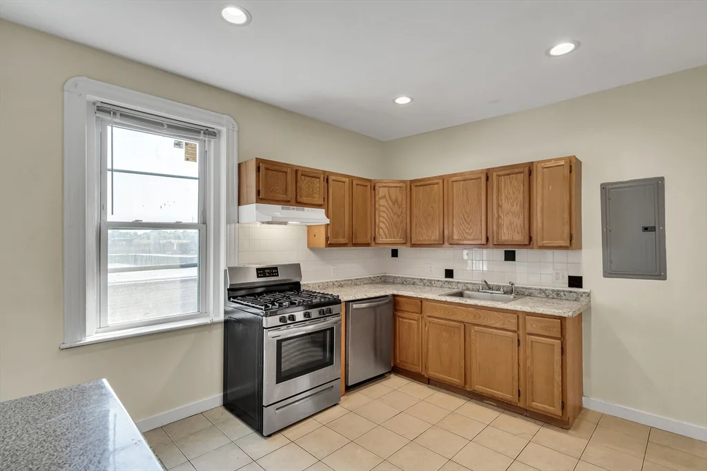 5 bed, 2 bath apartment for rent at 41 Orkney Rd Unit 2, Brighton — photo 15 of 24
