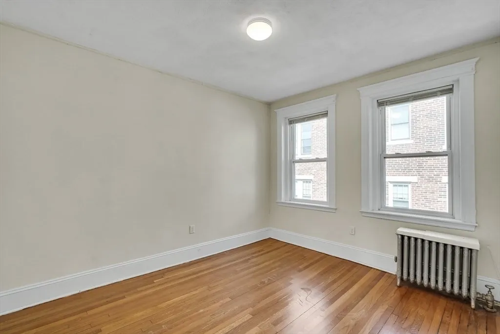 5 bed, 2 bath apartment for rent at 41 Orkney Rd Unit 2A, Brighton — photo 15 of 18
