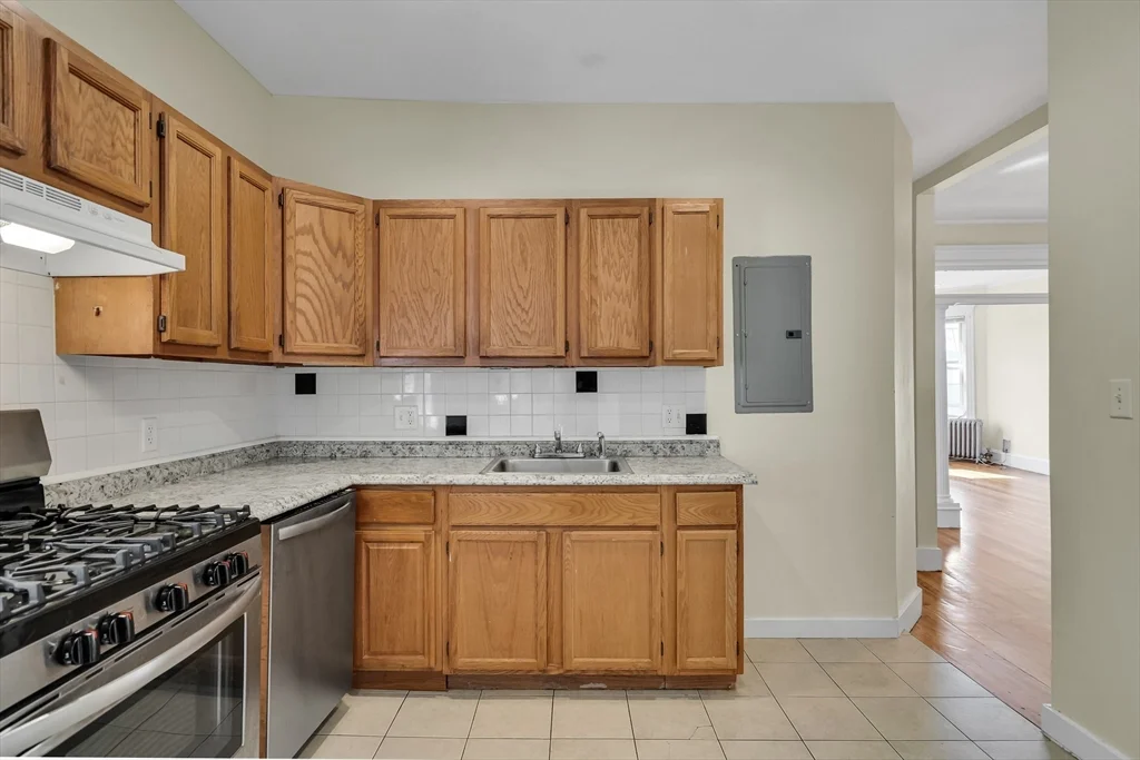 5 bed, 2 bath apartment for rent at 41 Orkney Rd Unit 3, Brighton — photo 14 of 21
