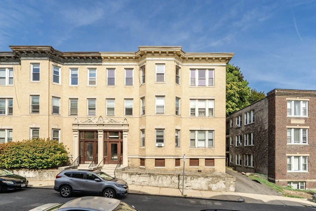 5 bed, 2 bath apartment for rent at 41 Orkney Rd Unit 3, Brighton — photo 1 of 21