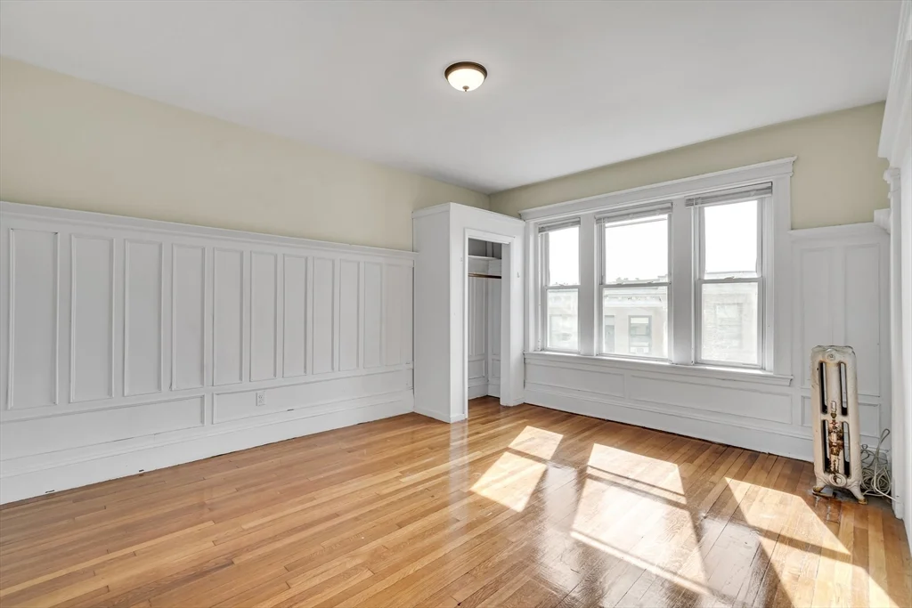 5 bed, 2 bath apartment for rent at 41 Orkney Rd Unit 3, Brighton — photo 10 of 21