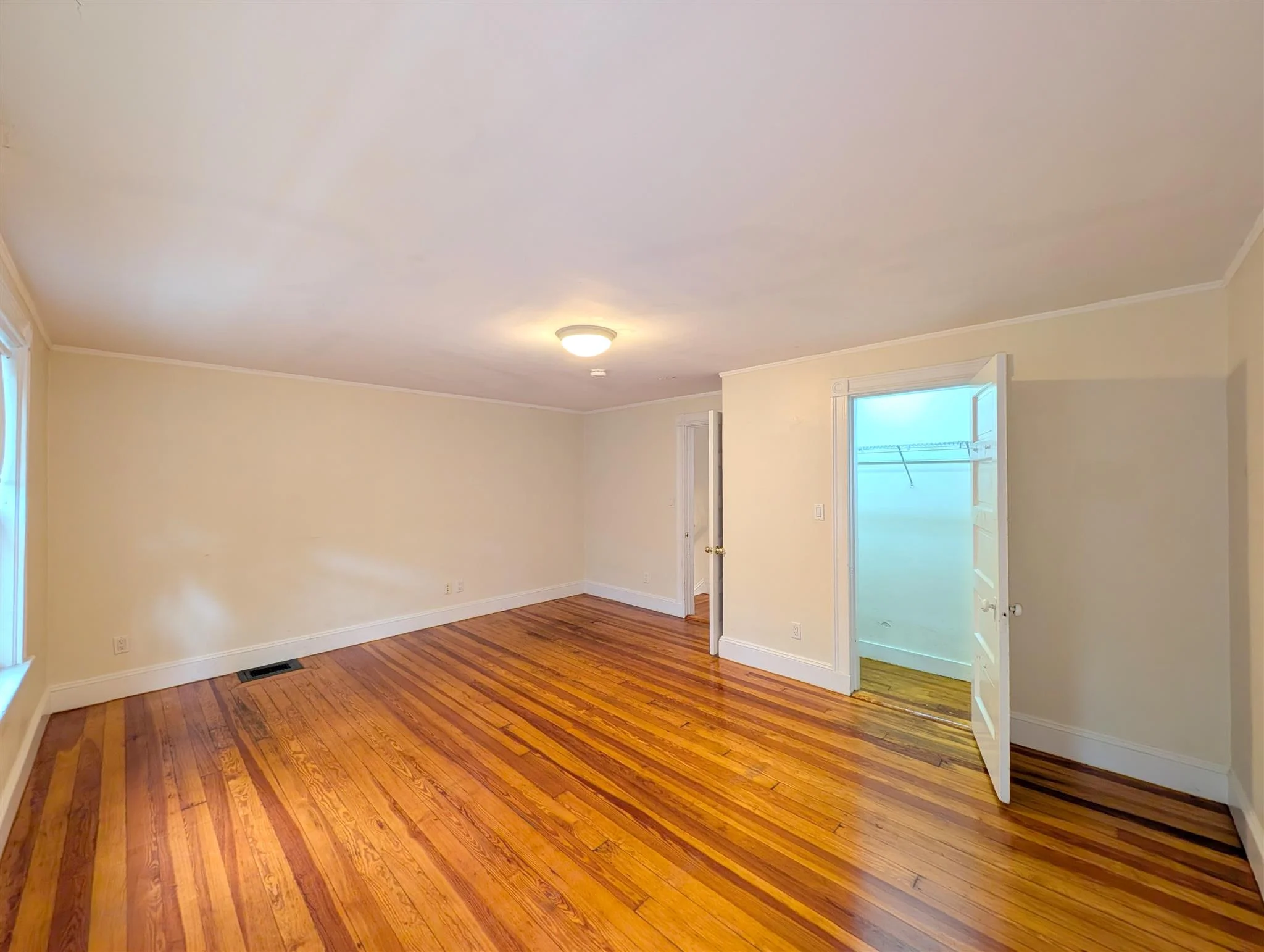 4.5 bed, 2 bath apartment for rent at 41 Ossipee Rd Unit 2, Davis Square — photo 20 of 24