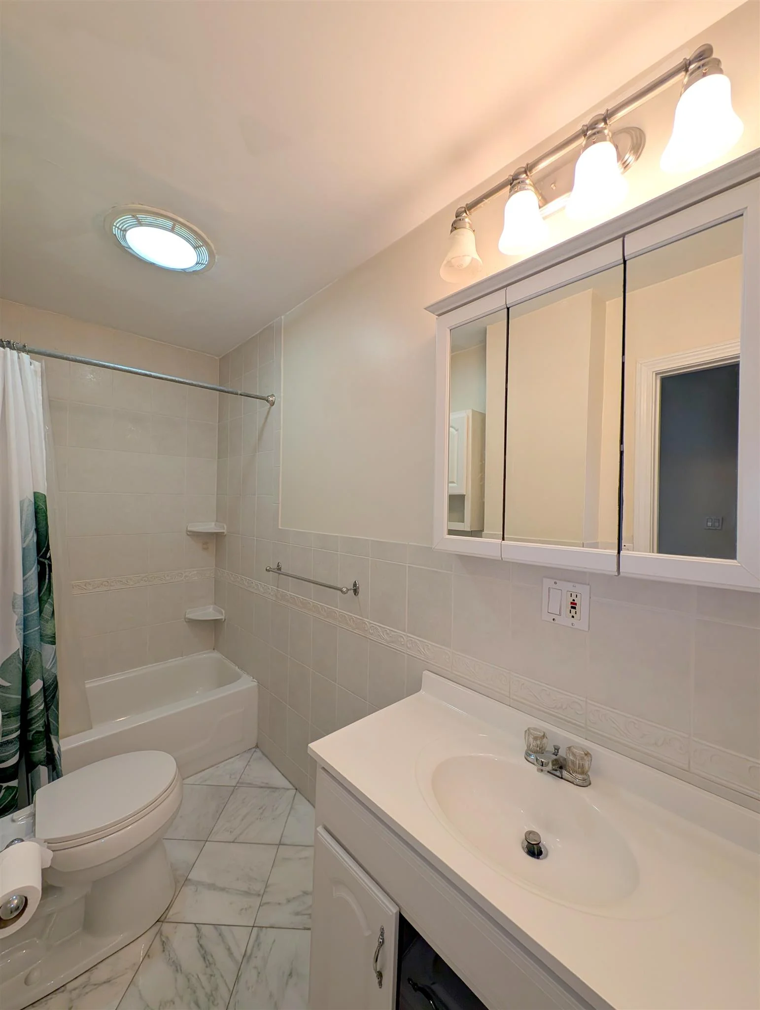 4.5 bed, 2 bath apartment for rent at 41 Ossipee Rd Unit 2, Davis Square — photo 12 of 24