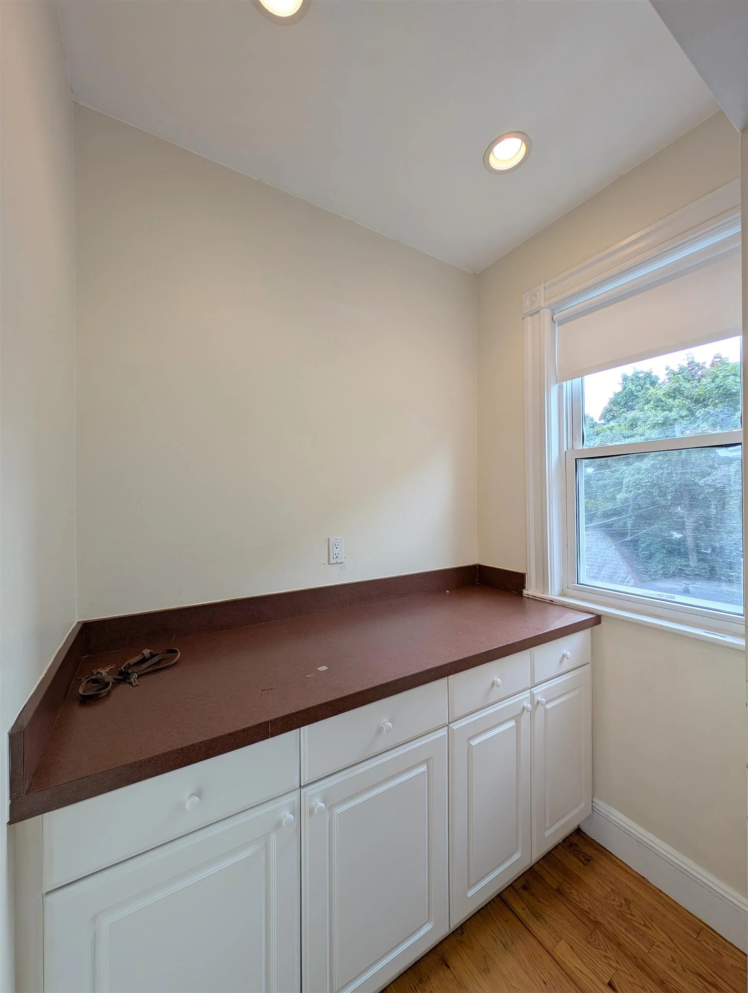 4.5 bed, 2 bath apartment for rent at 41 Ossipee Rd Unit 2, Davis Square — photo 2 of 24