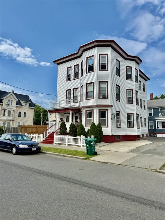 4 bed, 1 bath apartment for rent at 41 Park St Unit 3, Lynn — photo 18 of 27