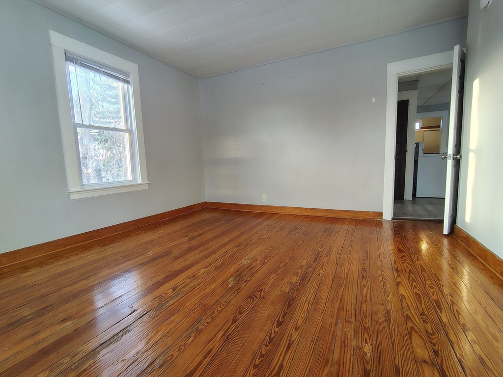 3 bed, 1 bath apartment for rent at 41 Park St Unit 3, Webster — photo 9 of 10