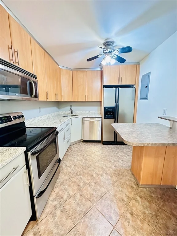 2 bed, 2 bath apartment for rent at 41 Park St Unit 406, Boston — photo 1 of 15
