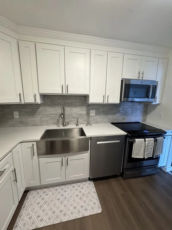 2 bed, 2 bath apartment for rent at 41 Park Unit 404, Coolidge Corner — photo 1 of 24