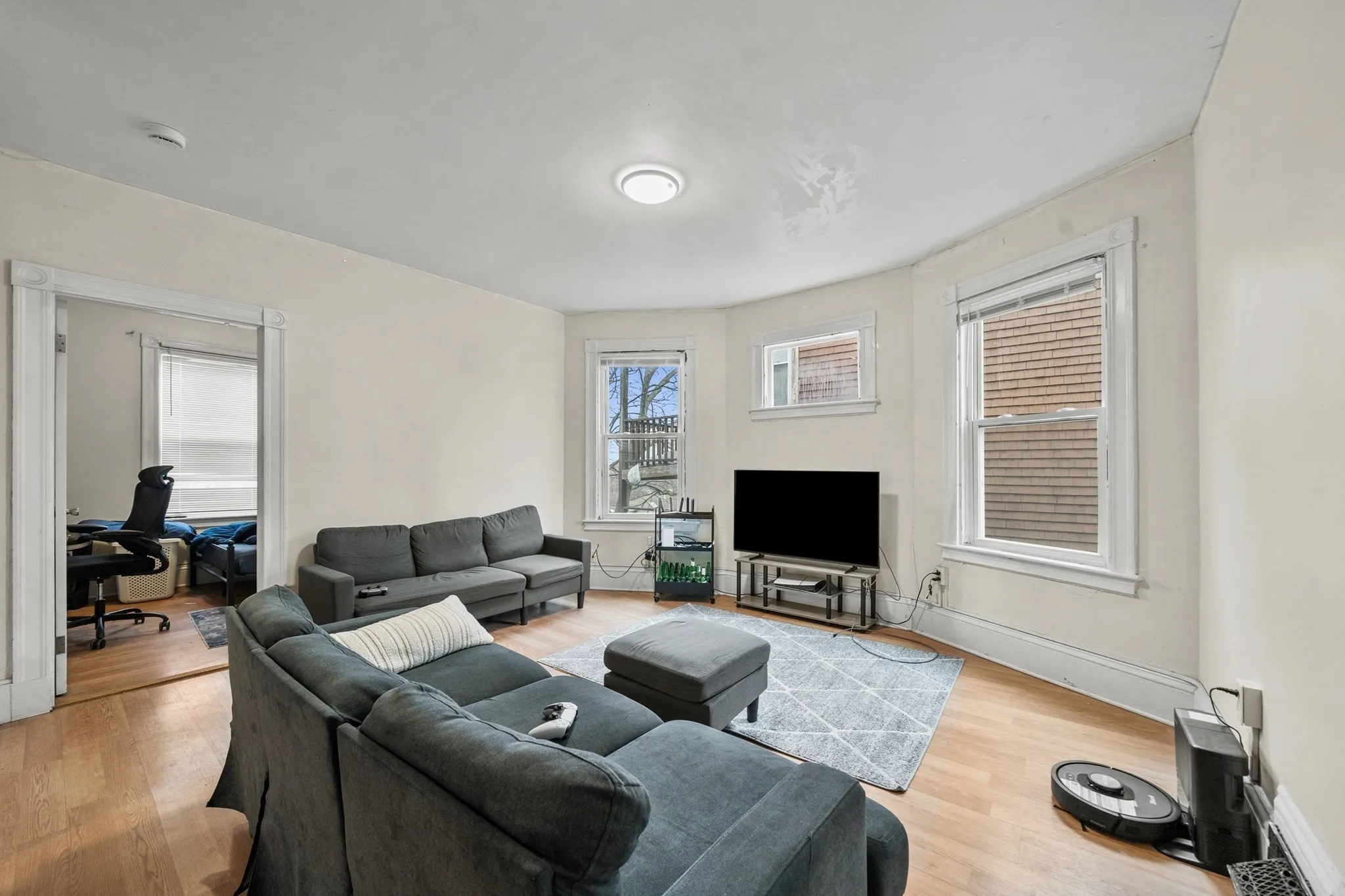 4 bed, 2 bath apartment for rent at 41 Parker Hill Ave Unit 1, Mission Hill — photo 7 of 15