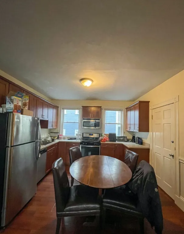 4 bed, 2 bath apartment for rent at 41 Parker Hill Ave Unit 1, Mission Hill — photo 4 of 11