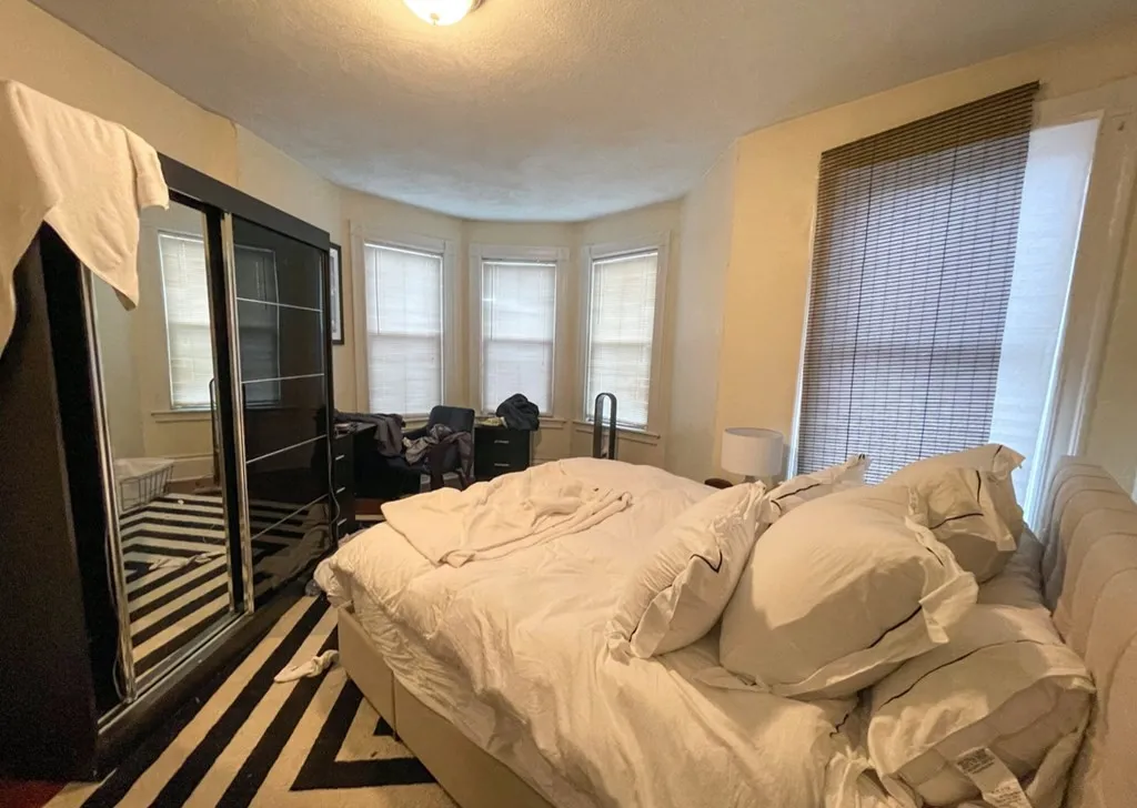 4 bed, 2 bath apartment for rent at 41 Parker Hill Ave Unit 1, Mission Hill — photo 8 of 11
