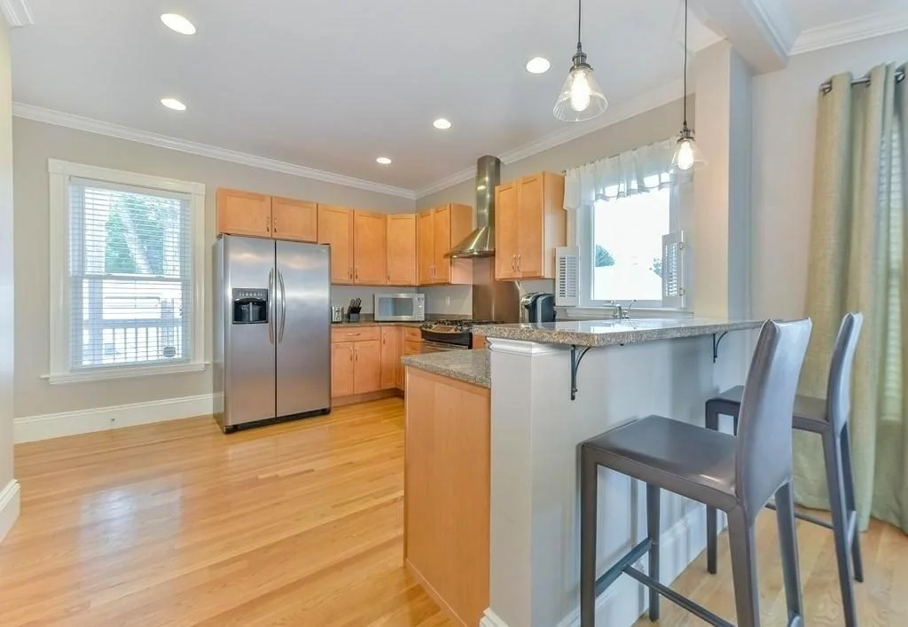 3 bed, 1 bath apartment for rent at 41 Pearl St Unit 1, Dorchester — photo 1 of 8