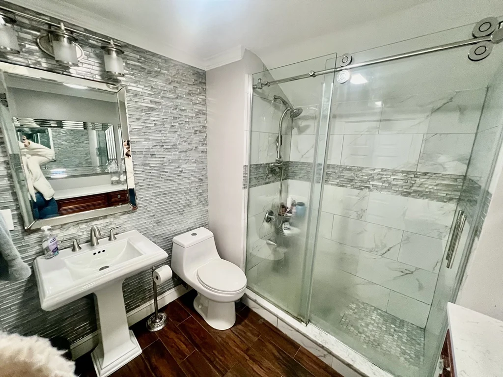 3 bed, 1 bath apartment for rent at 41 Pearl St Unit 2, Everett — photo 16 of 26
