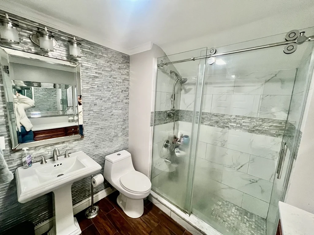3 bed, 1 bath apartment for rent at 41 Pearl St Unit 2, Everett — photo 17 of 26