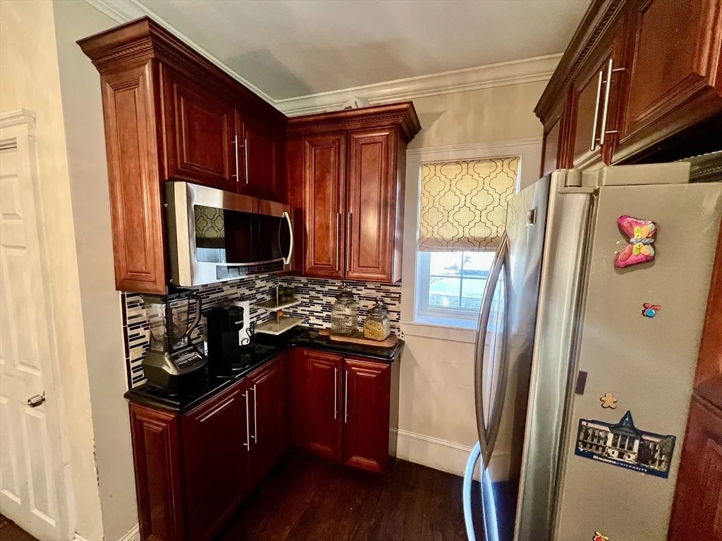 3 bed, 1 bath apartment for rent at 41 Pearl St Unit 2, Everett — photo 4 of 26