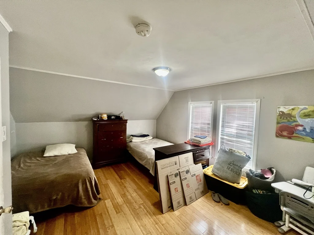3 bed, 1 bath apartment for rent at 41 Pearl St Unit 2, Everett — photo 12 of 26