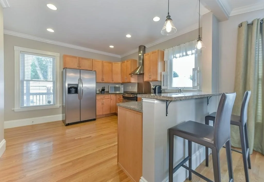 3 bed, 1 bath apartment for rent at 41 Pearl St Unit 3, Dorchester — photo 2 of 9