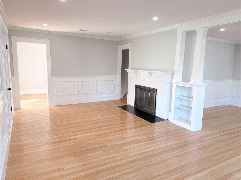 3 bed, 1 bath apartment for rent at 41 Pond St Unit 1, Framingham — photo 2 of 15