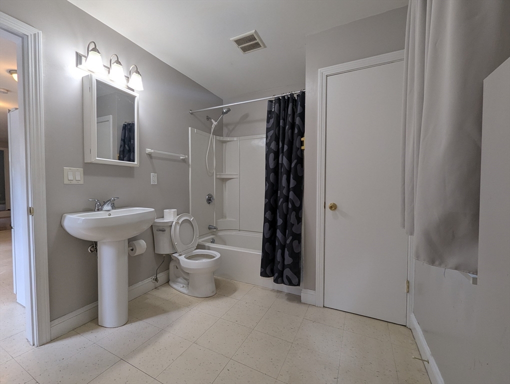 1 bed, 1 bath apartment for rent at 41 Porter Unit 2, Avon — photo 9 of 11