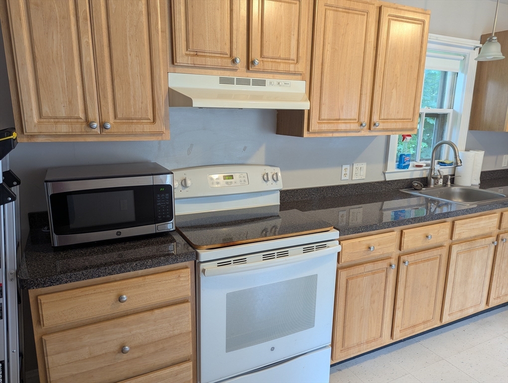 1 bed, 1 bath apartment for rent at 41 Porter Unit 2, Avon — photo 4 of 11